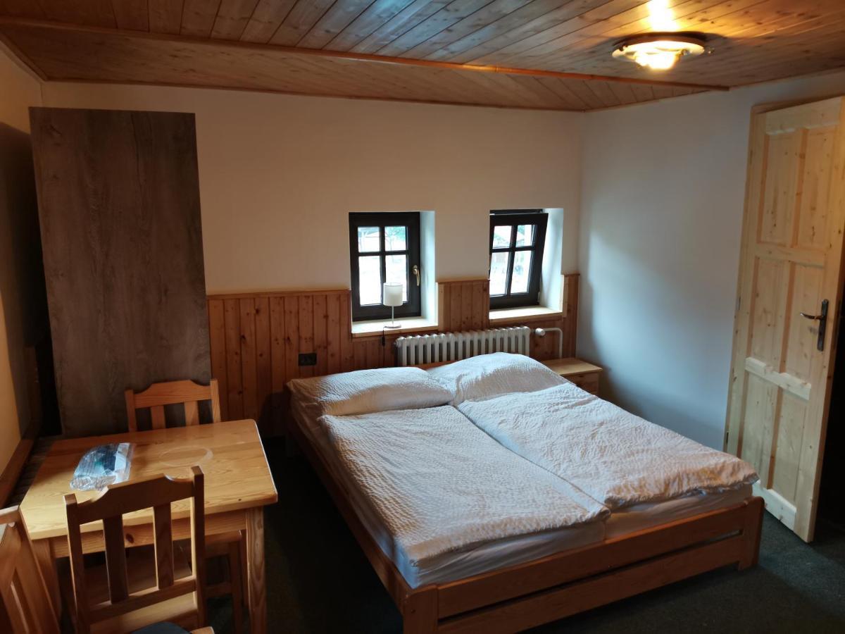 Penzion U Hrocha Lučany nad Nisou Exterior foto